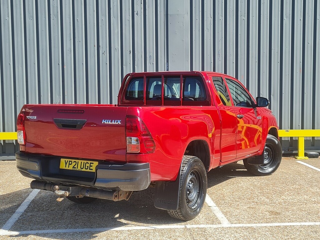 Toyota HILUX D-4d Active Pickup 2.4 YP21UGE Red #3