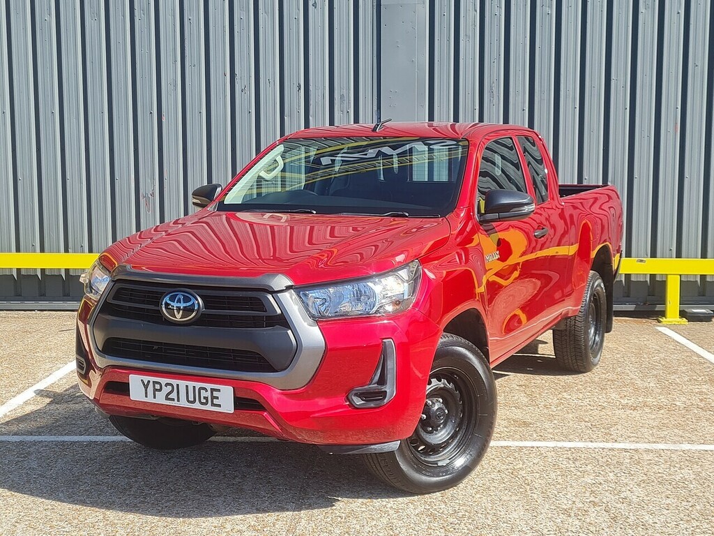 Toyota HILUX D-4d Active Pickup 2.4 YP21UGE Red #2