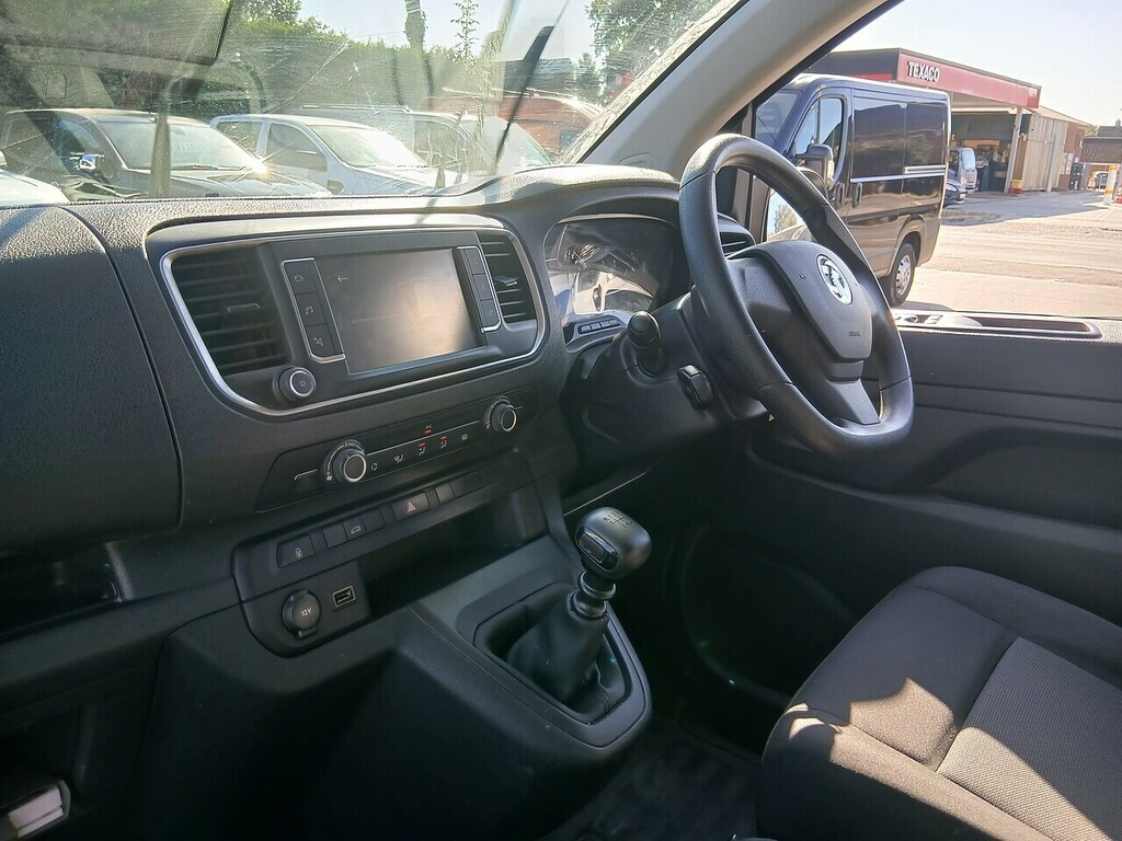 Vauxhall Vivaro Turbo D 3100 Pro Panel Van 2.0 DL72XKM White #5