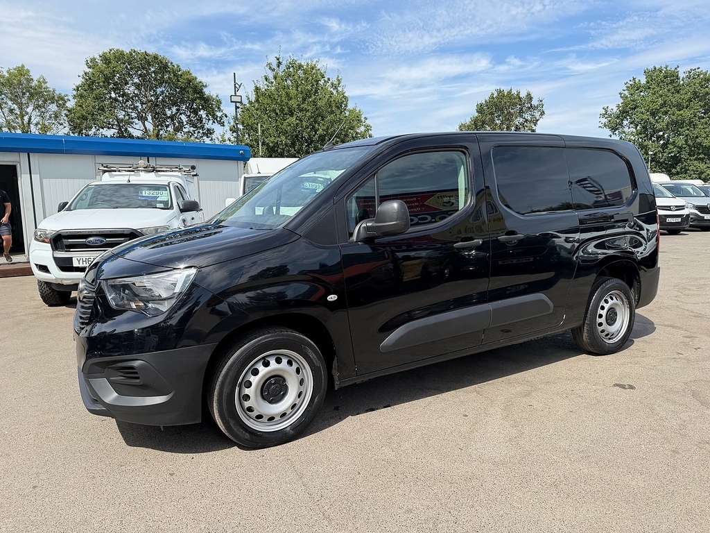 Vauxhall Combo 1.5 Turbo D 2300 Prime Panel Van 6Dr DY23OCZ Black #4