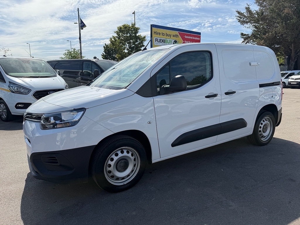 Toyota Proace City 1.5 Bluehdi Active Short Panel Van Manu White #4