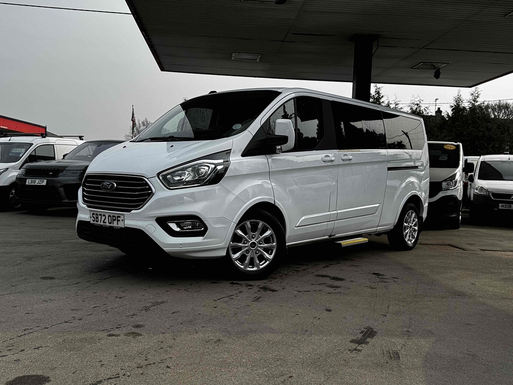 Ford Tourneo Custom 320 Ecoblue Titanium Minibus 2.0 White #2