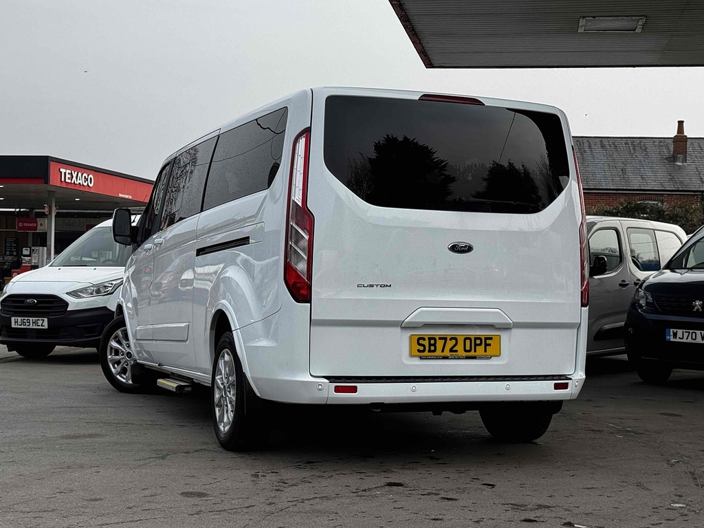 Ford Tourneo Custom 320 Ecoblue Titanium Minibus 2.0 White #3