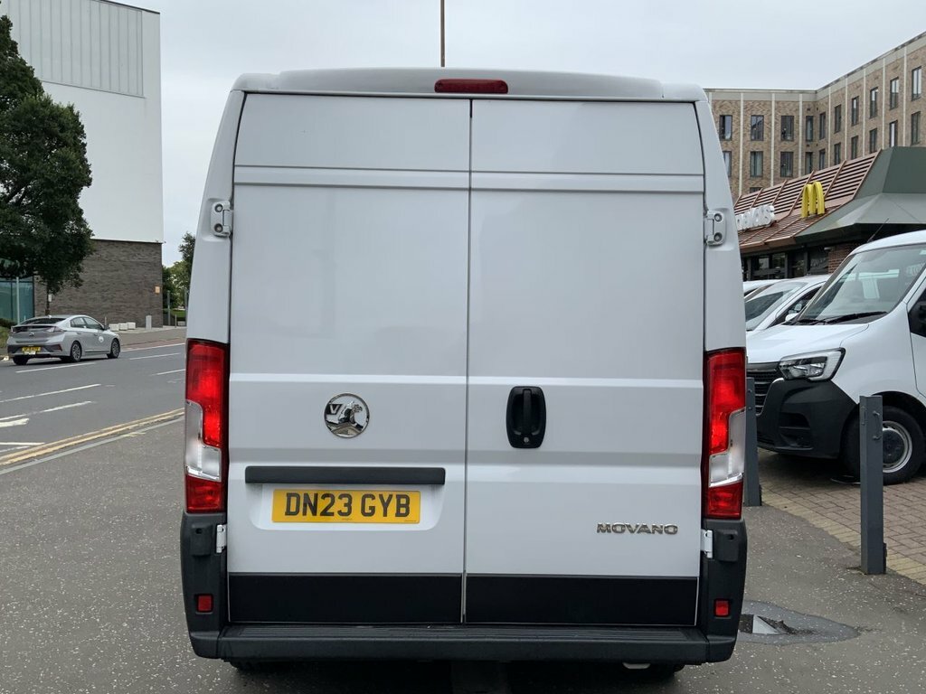 Vauxhall Movano 2.2L Dynamic White #5