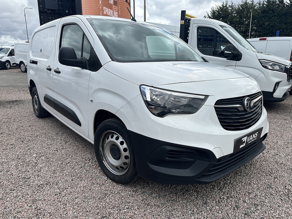 Vauxhall Combo Turbo D 2300 Dynamic White