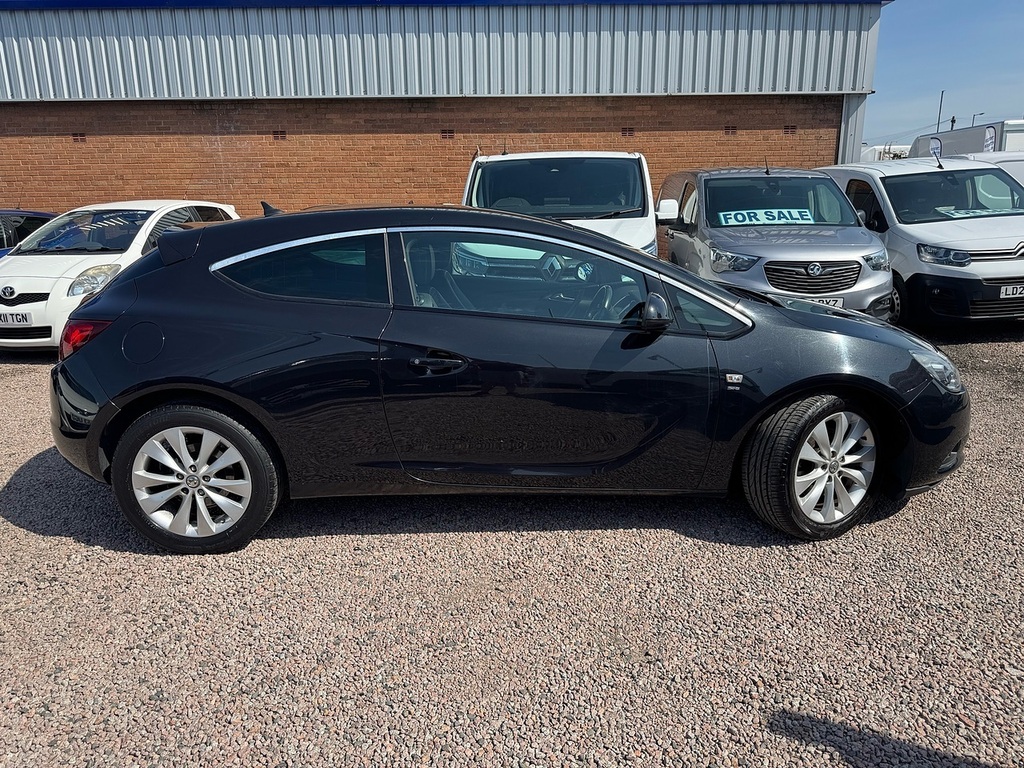 Vauxhall Astra GTC Cdti Sri Black #5