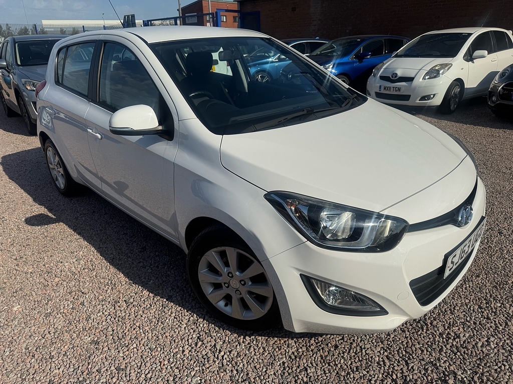 Hyundai I20 Active SJ63UGO White #2