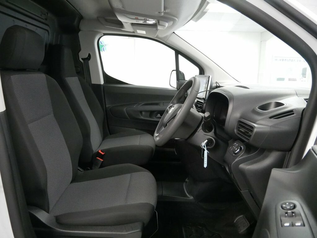 Vauxhall Combo-e Life 52Kwh Ultimate Mpv 7.4Kw Charge Green #15