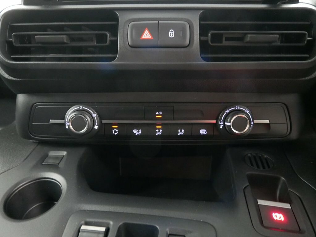 Vauxhall Combo-e Life 52Kwh Ultimate Mpv 7.4Kw Charge Green #21