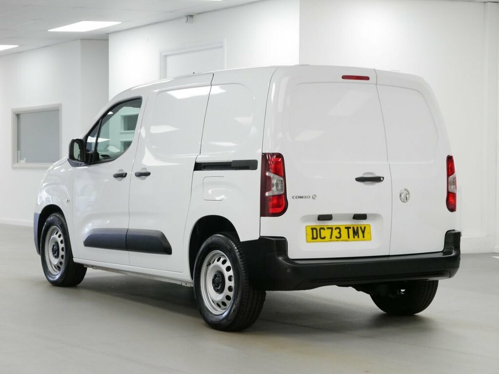 Vauxhall Combo-e Life 52Kwh Ultimate Mpv 7.4Kw Charge Green #9