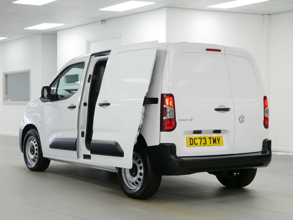 Vauxhall Combo-e Life 52Kwh Ultimate Mpv 7.4Kw Charge Green #31
