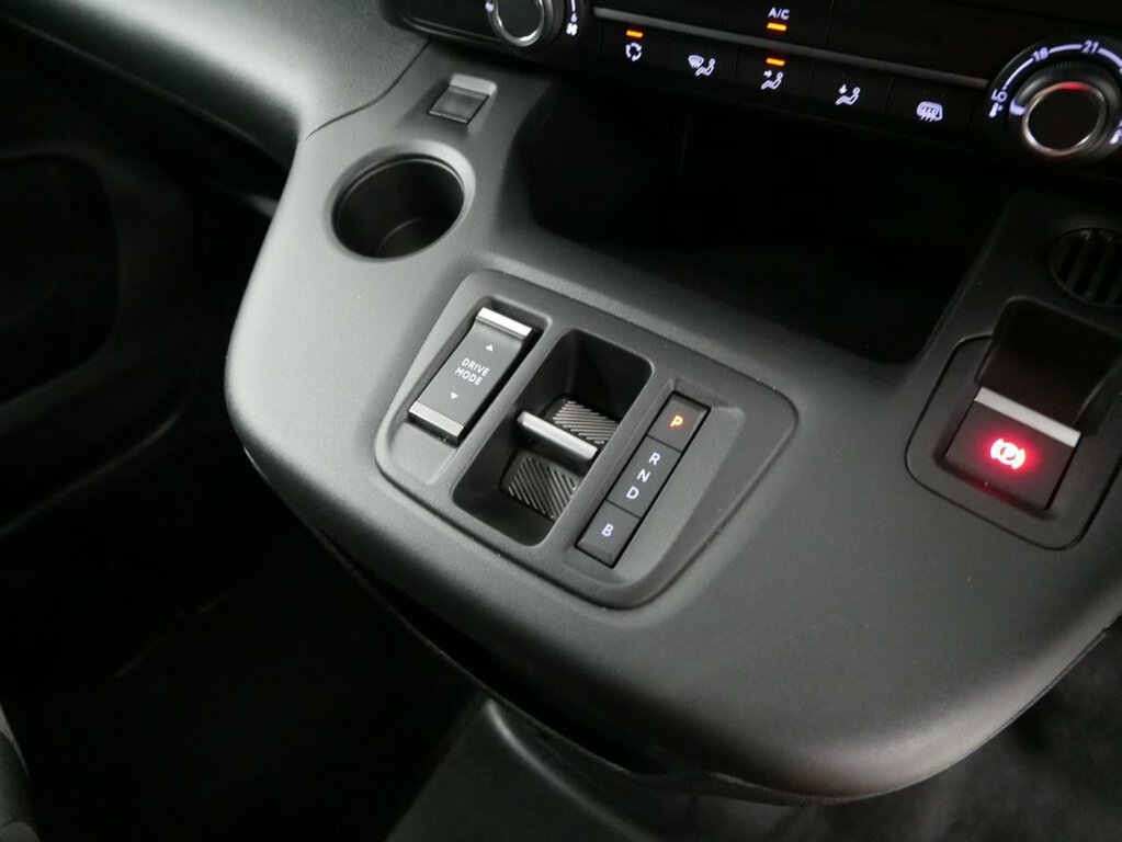 Vauxhall Combo-e Life 52Kwh Ultimate Mpv 7.4Kw Charge Green #16