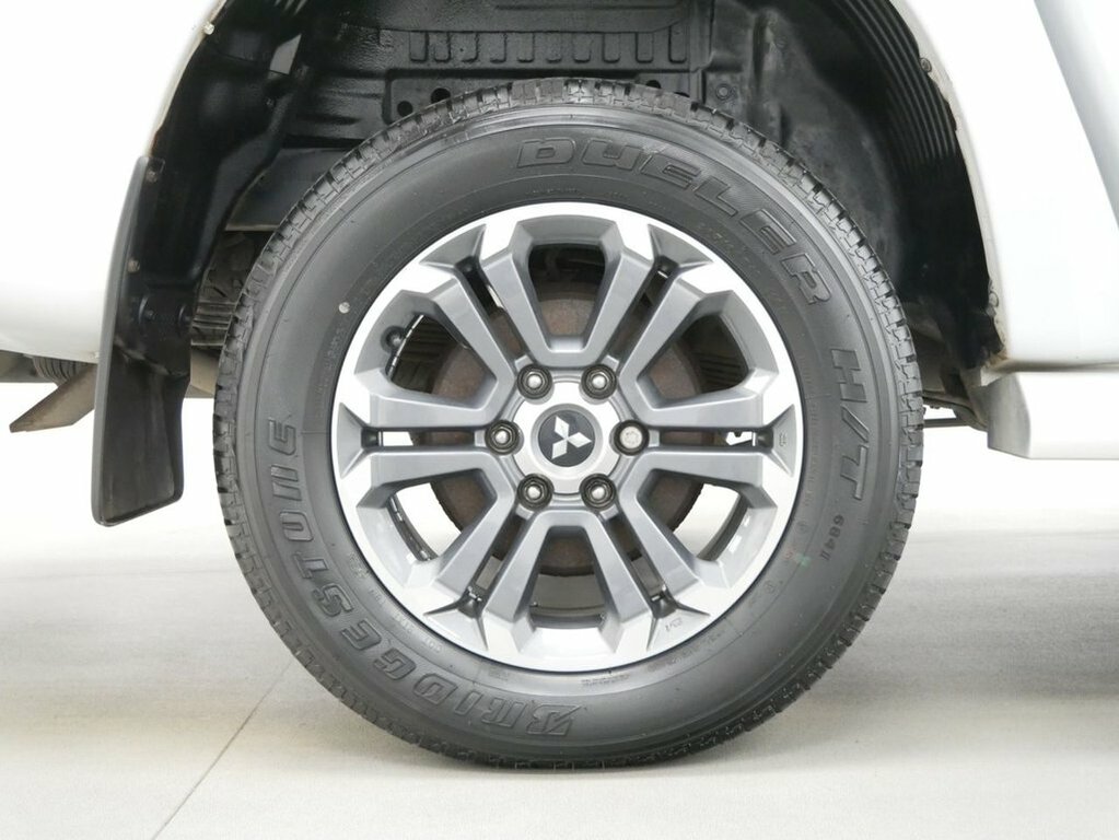 Mitsubishi L200 Di-d Dc Barbarian Pickup 2.2 Grey #25