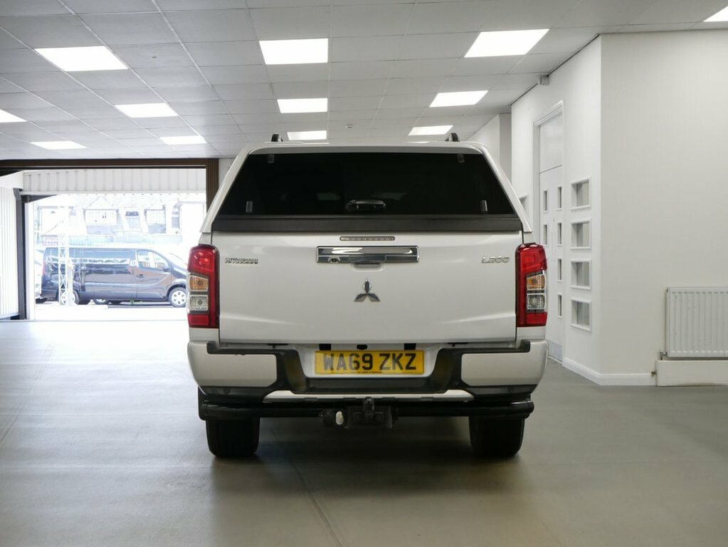 Mitsubishi L200 Di-d Dc Barbarian Pickup 2.2 Grey #10