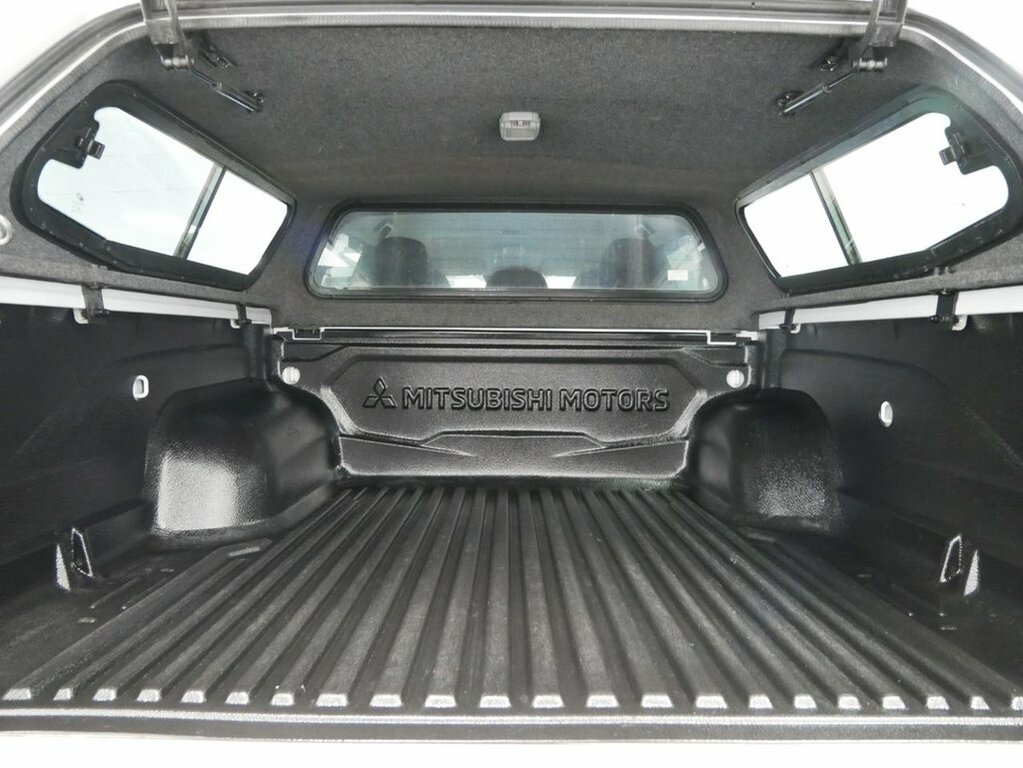 Mitsubishi L200 Di-d Dc Barbarian Pickup 2.2 Grey #28