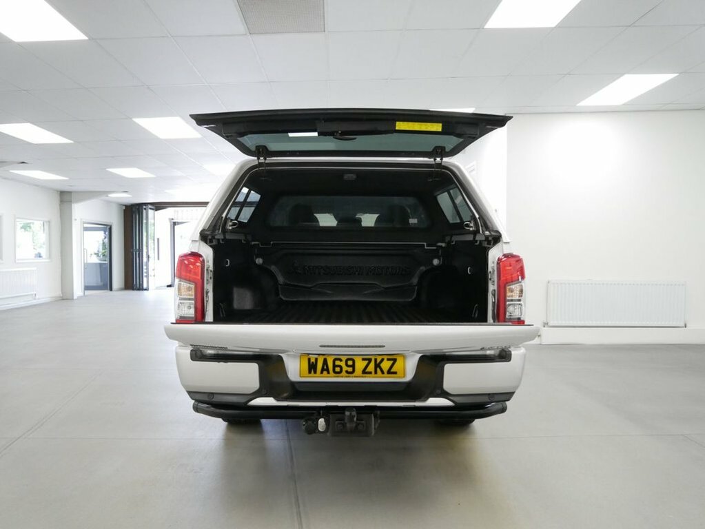 Mitsubishi L200 Di-d Dc Barbarian Pickup 2.2 Grey #12
