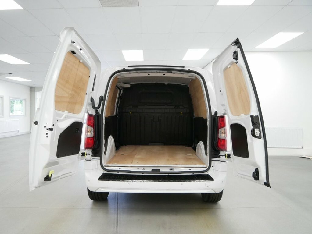 Vauxhall Combo 1.5L Turbo D 2300 Pro Panel Van White #3