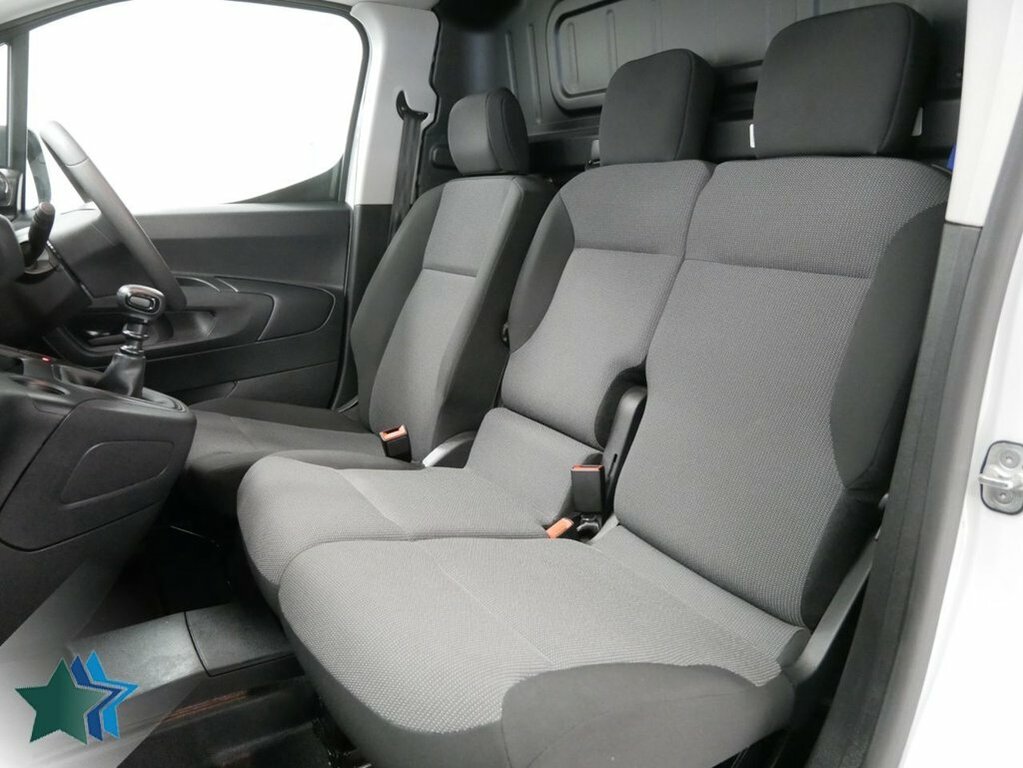 Vauxhall Combo 1.5L Turbo D 2300 Pro Panel Van White #4