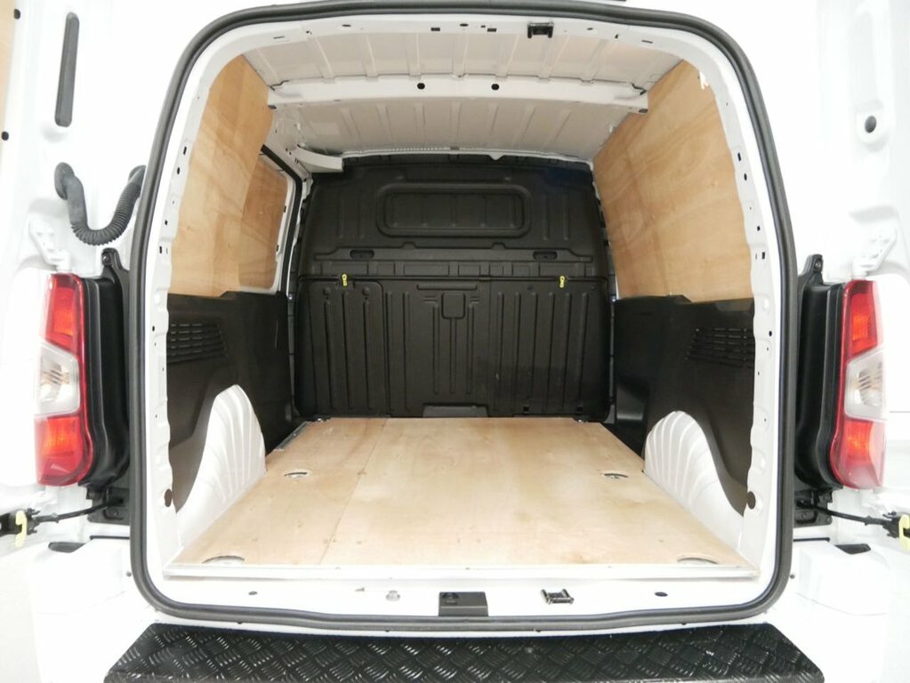 Vauxhall Combo 1.5 Turbo D 2300 Pro L1 H1 Euro 6 100 Bhp 42,886 Black #24