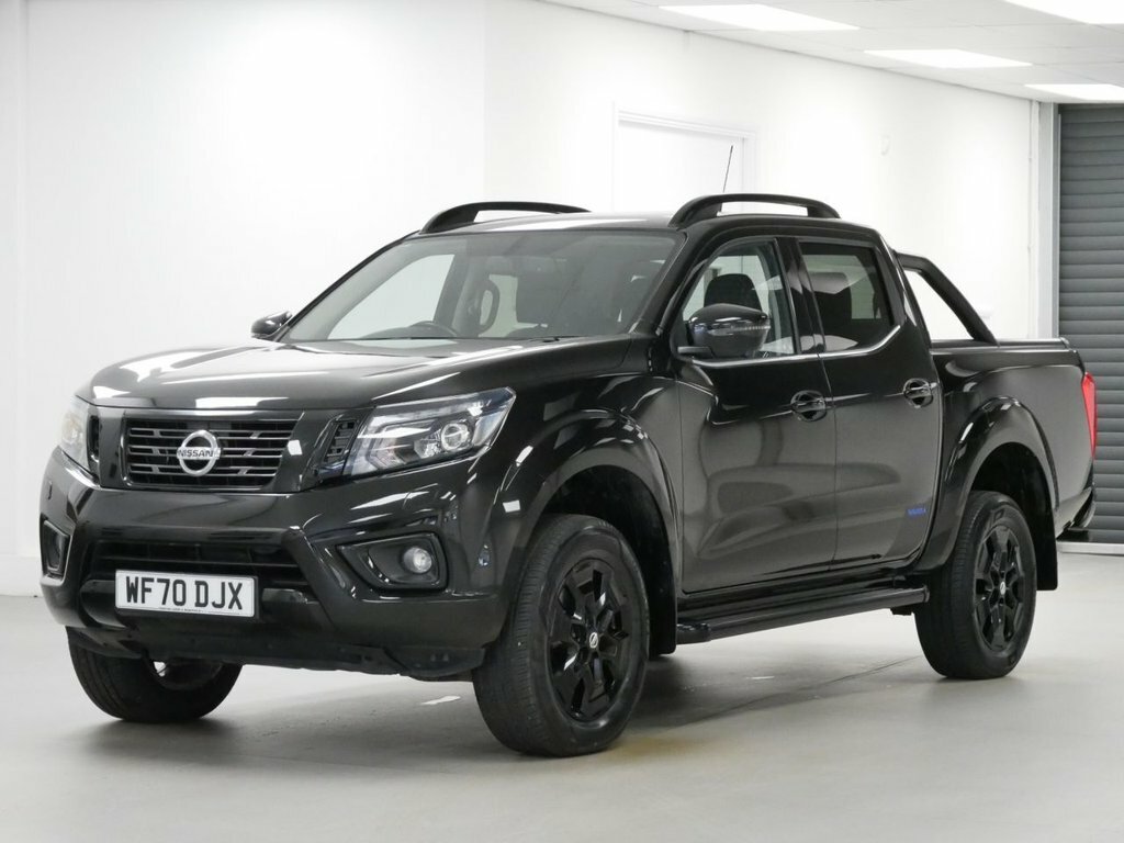 Nissan Navara 2.3L Dci N-guard Pickup Double Cab Black