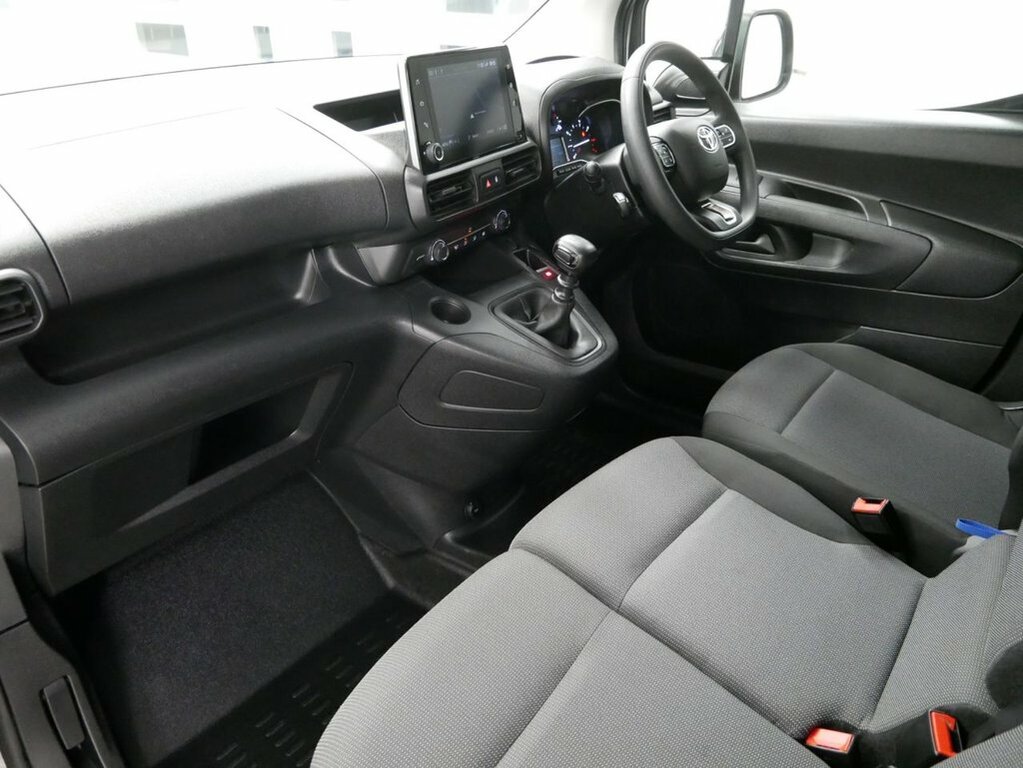 Toyota Proace City Active White #21
