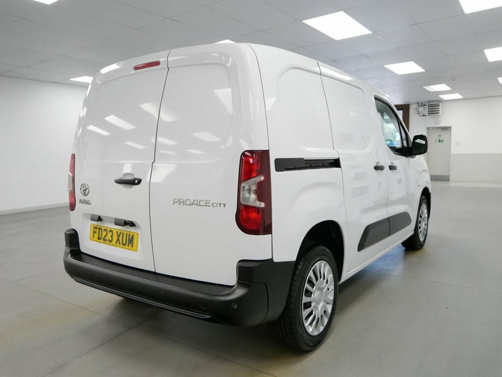 Toyota Proace City Active White #11