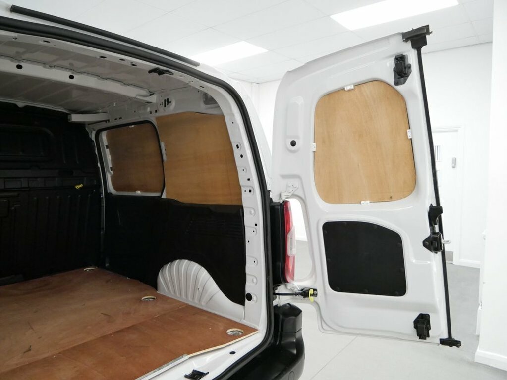 Toyota Proace City Active White #25