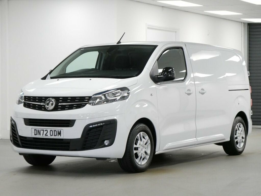 Vauxhall Vivaro 1.5L Turbo D 2700 Sportive Panel Van 6Dr Ma White