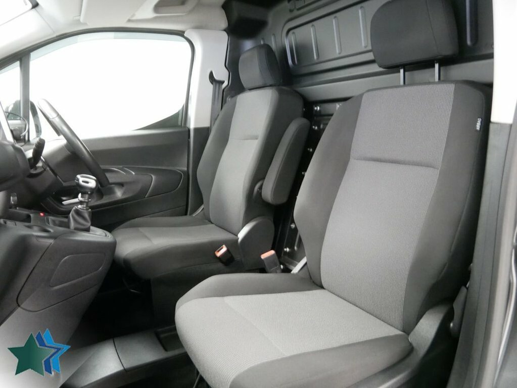 Vauxhall Combo 1.5L Turbo D 2300 Elite Panel Van Manua Grey #3