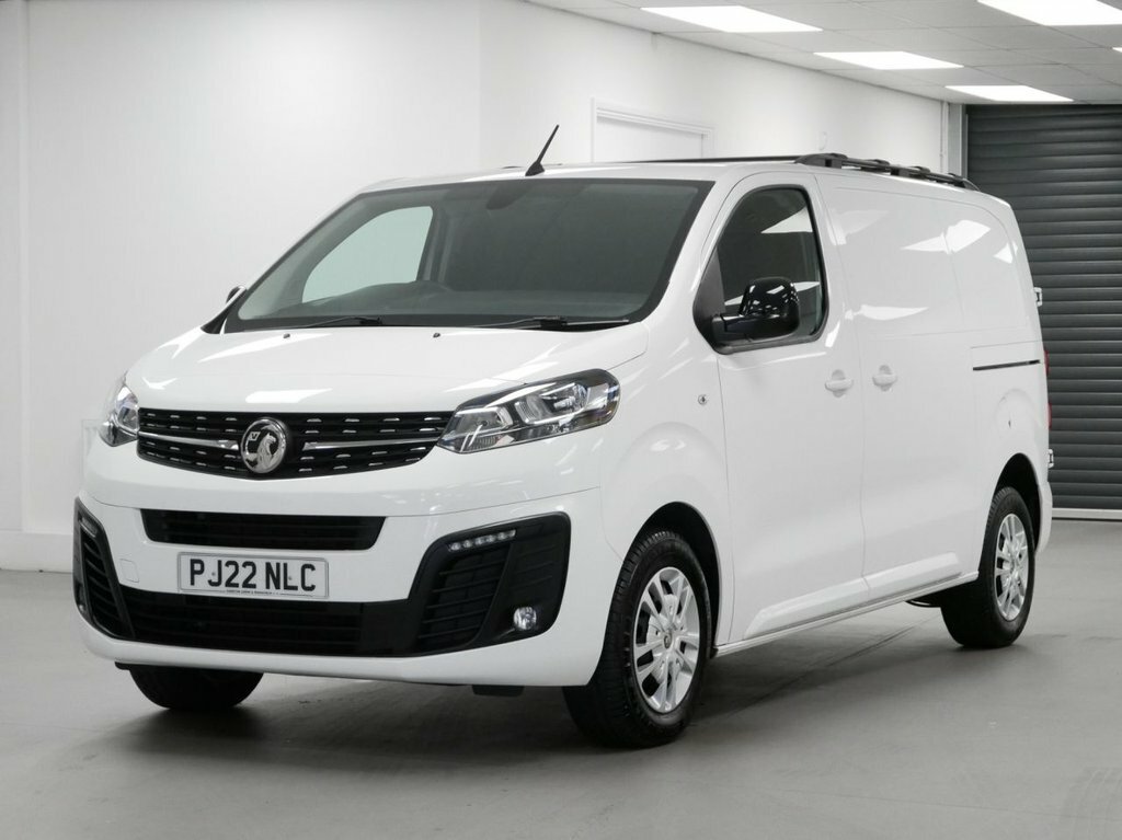 Vauxhall Vivaro 2L 2.0 Turbo D 3100 Sportive Panel Van White