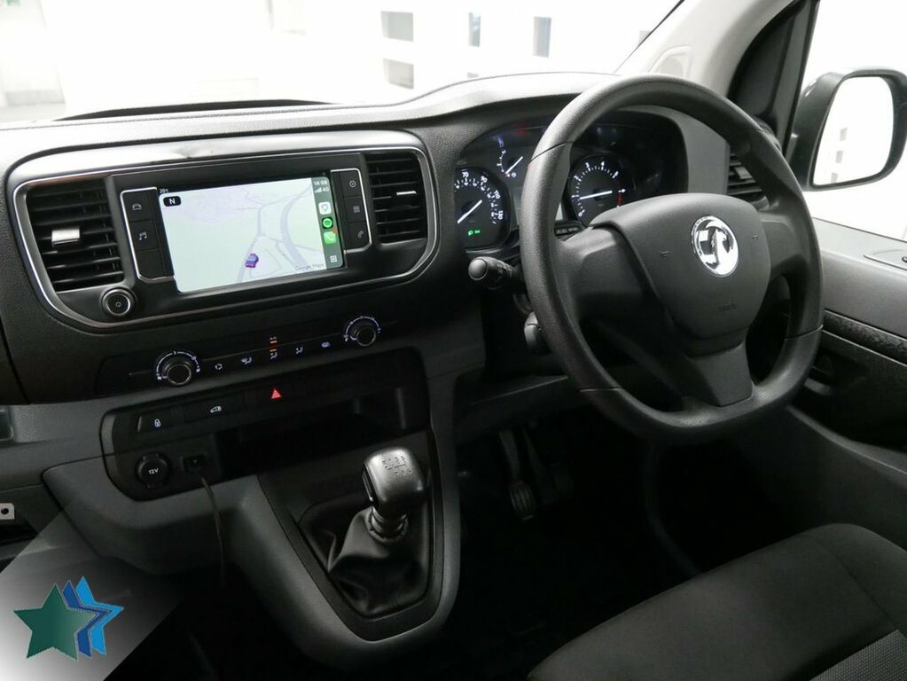 Vauxhall Vivaro 2L 2.0 Turbo D 3100 Sportive Panel Van White #4