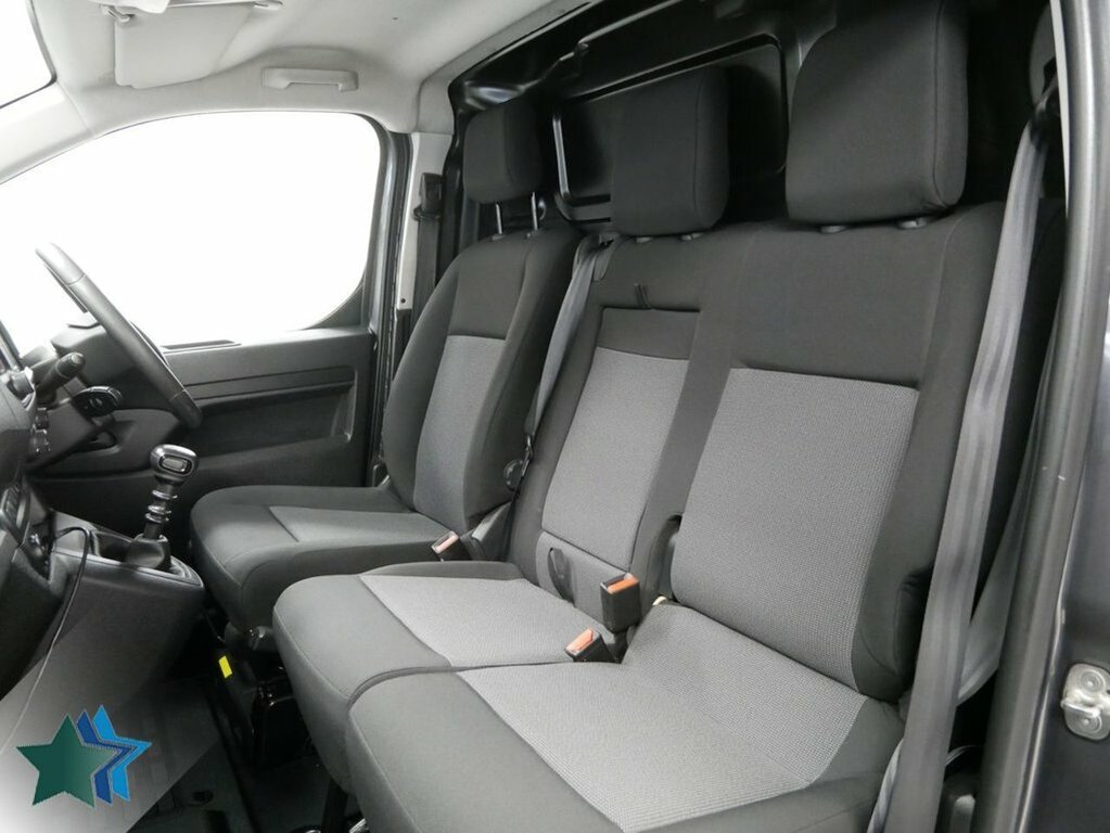 Vauxhall Vivaro 2L 2.0 Turbo D 3100 Pro Panel Van 6Dr Manua Grey #3