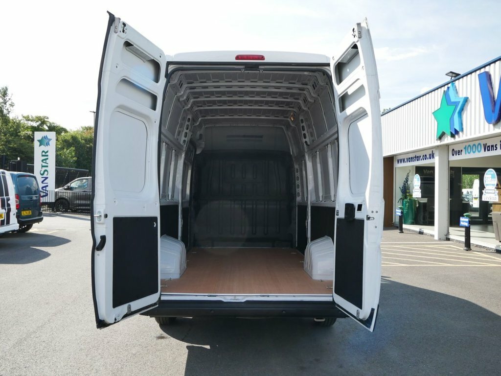 Peugeot Boxer 2.2L Bluehdi 435 Professional Premium Panel Van White #5