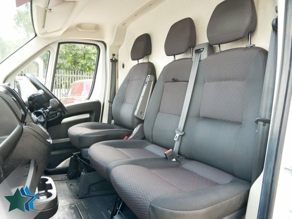 Peugeot Boxer 2.2L Bluehdi 435 Professional Premium Panel Van White #3