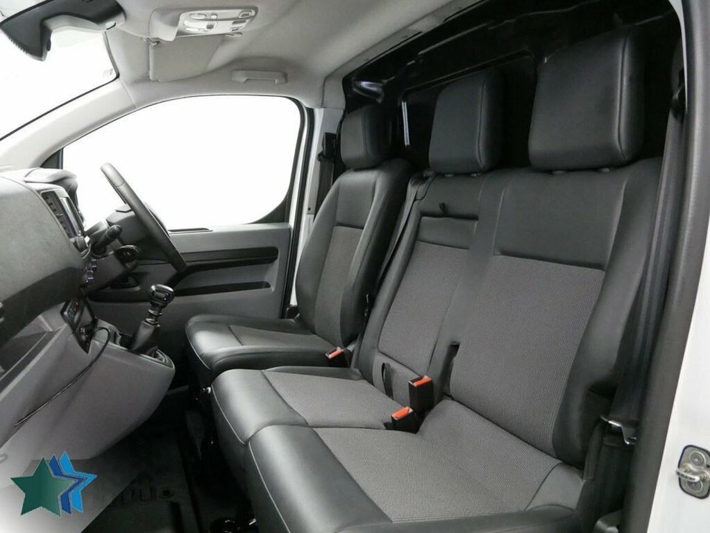 Vauxhall Vivaro 1.5L Turbo D 2700 Sportive Panel Van Ma White #4