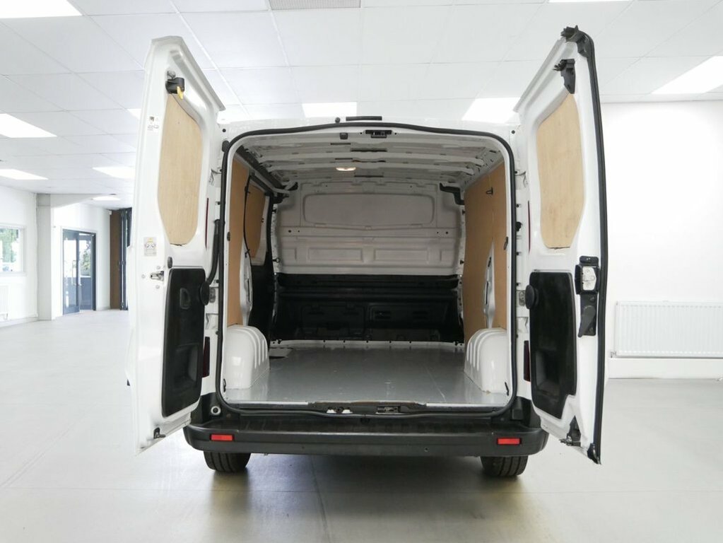 Renault Trafic 2L 2.0 Dci Energy 28 Sport Nav Panel Van Diese White #3