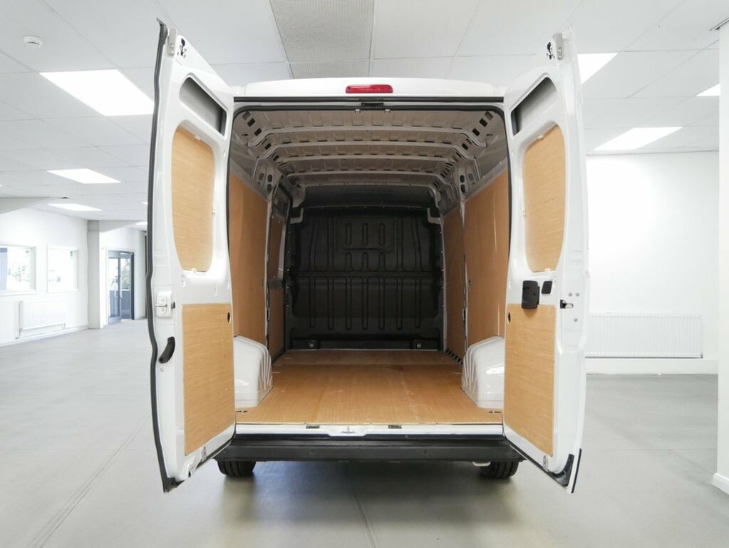 Peugeot Boxer 2.2L Bluehdi 335 Professional Premium Panel Van White #2