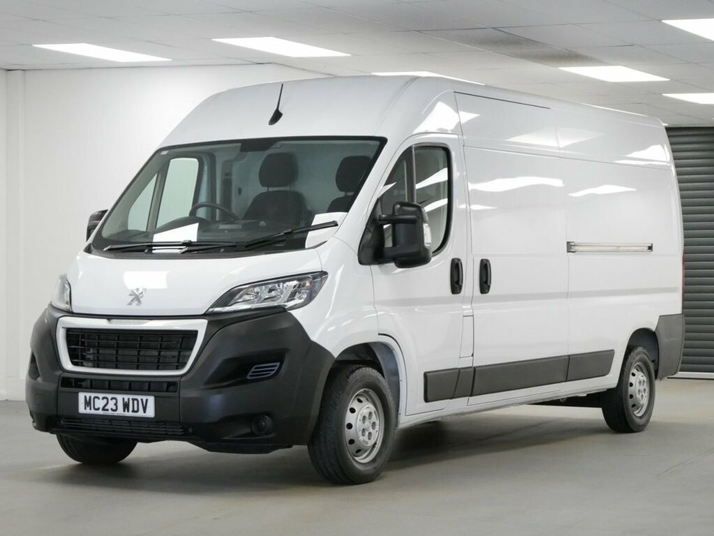 Peugeot Boxer 2.2L Bluehdi 335 Professional Premium Panel Van White