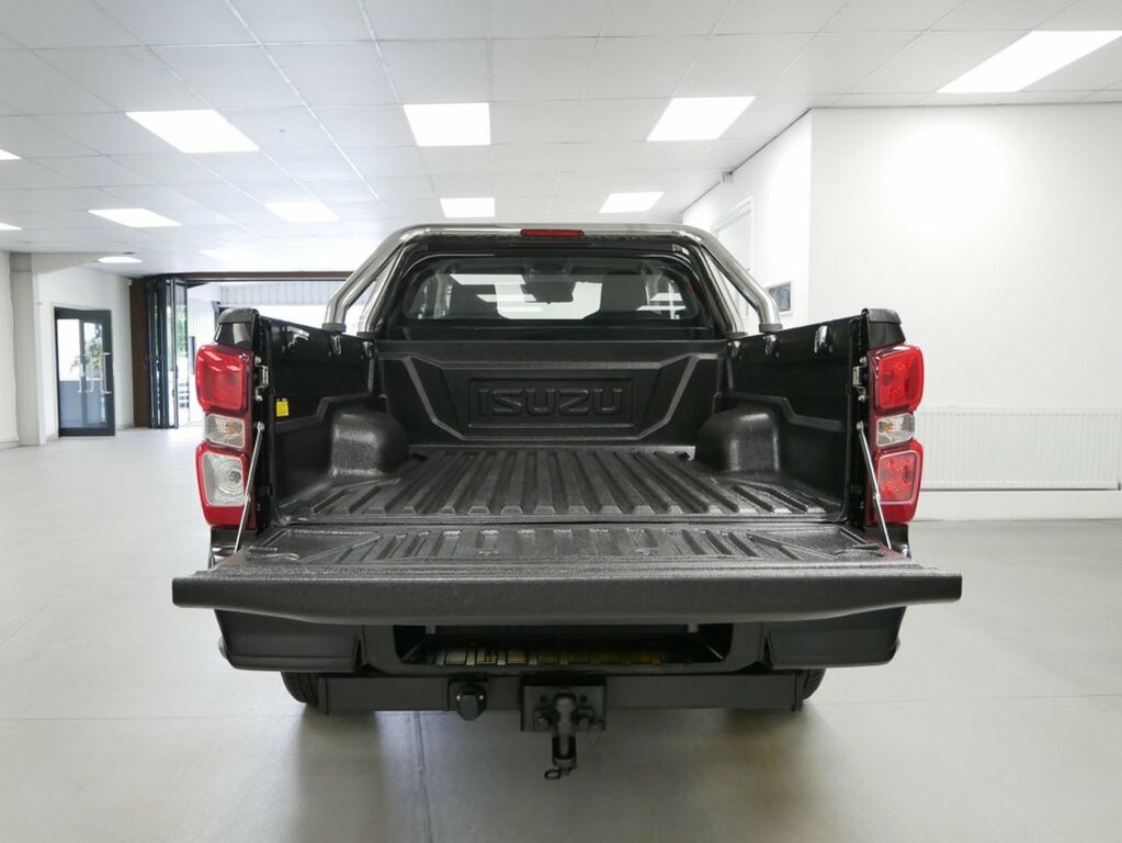 Isuzu D-Max 1.9L Td Utility Pickup Extended Cab Man Black #2