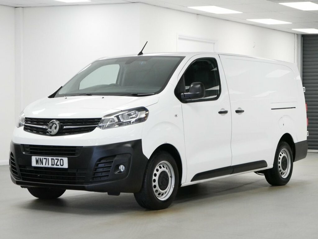 Vauxhall Vivaro 1.5L Turbo D 2900 Dynamic Panel Van 6Dr Man White