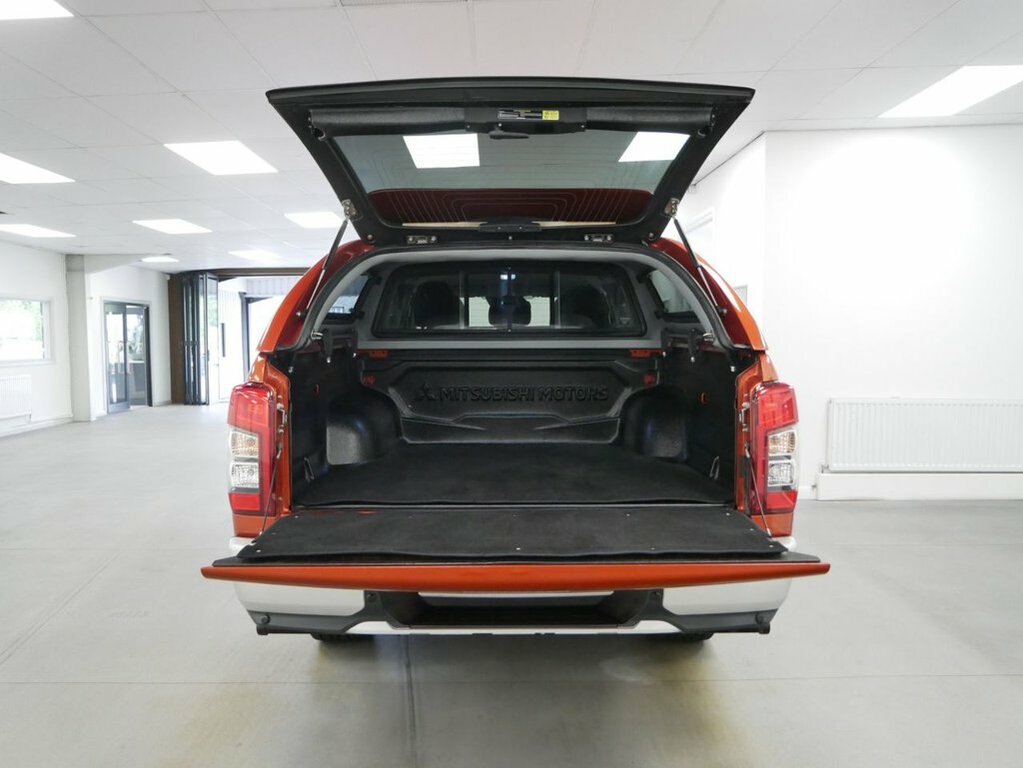 Mitsubishi L200 2.3L 2.2 Di-d Dc Warrior Pickup Double Cab Die Orange #2