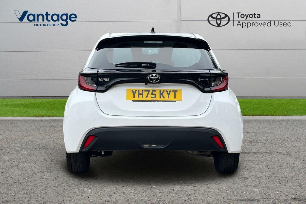 Toyota Yaris 1.5 Vvt-h Icon Hatchback Hybrid E-cvt E YH75KYT White #4