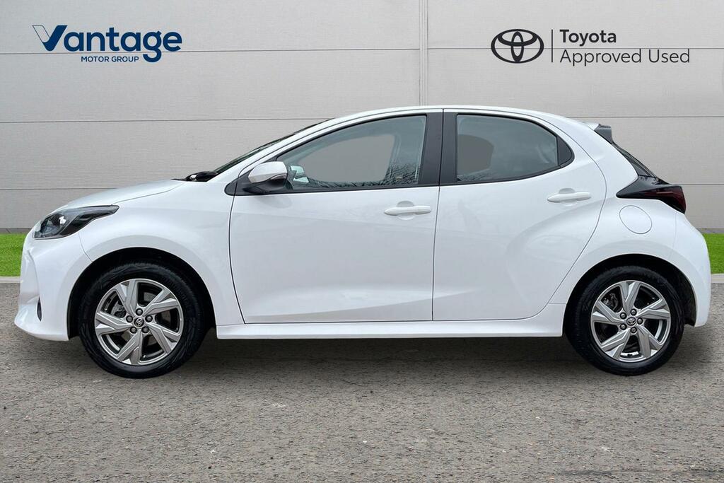 Toyota Yaris 1.5 Vvt-h Icon Hatchback Hybrid E-cvt E YH75KYT White #6