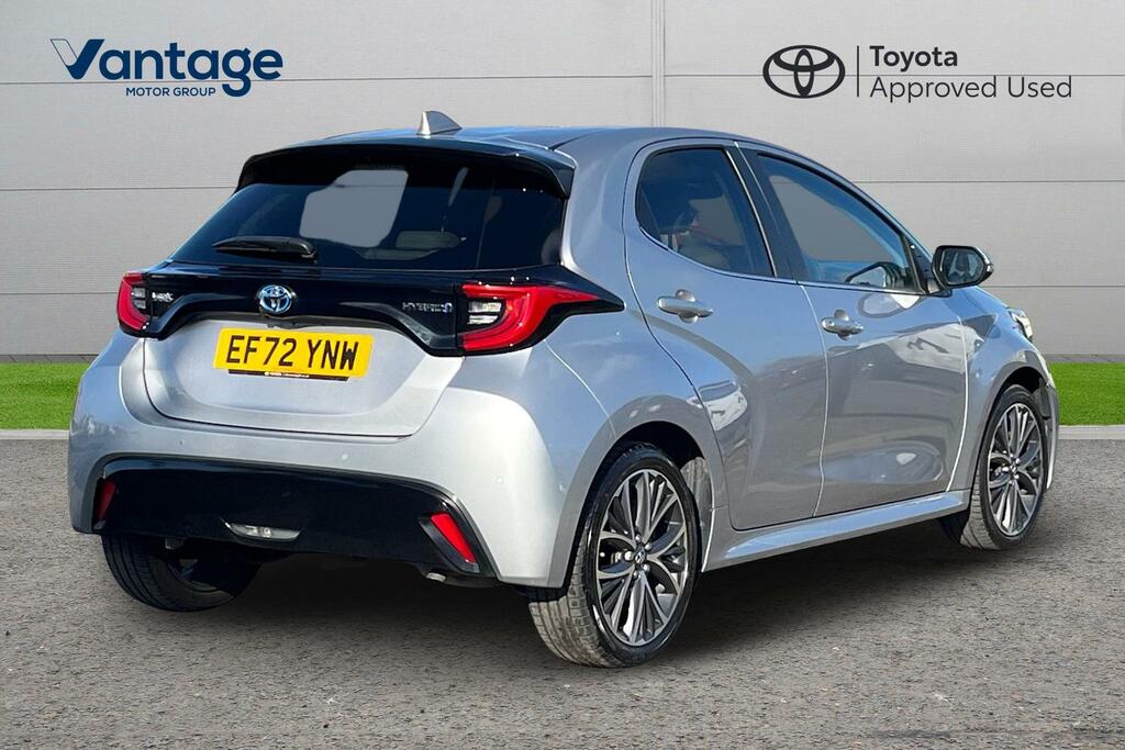 Toyota Yaris 1.5 Vvt-h Excel Hatchback Hybrid E-cvt EF72YNW Silver #3