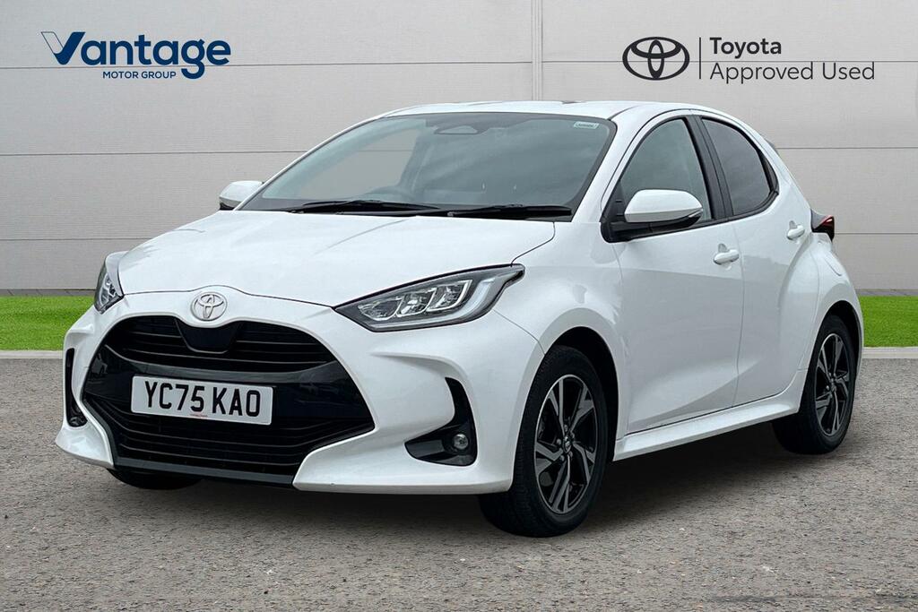 Toyota Yaris 1.5 Vvt-h Design Hatchback Hybrid E-cvt YC75KAO White #3