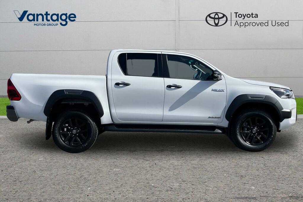 Toyota HILUX 2.8 D-4d-h Invincible X 4Wd Euro 6 White #2