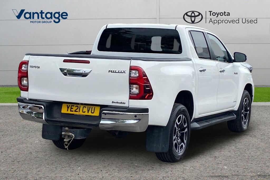 Toyota HILUX 2.8 D-4d Invincible 4Wd Euro 6 Ss White #2