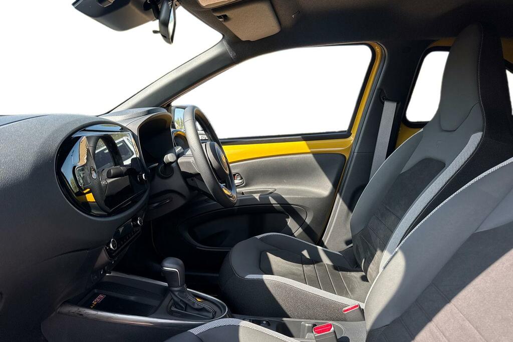 Toyota Aygo X 1.5H Gr Sport Cvt Euro 6 Ss PJ75GFG Yellow #5