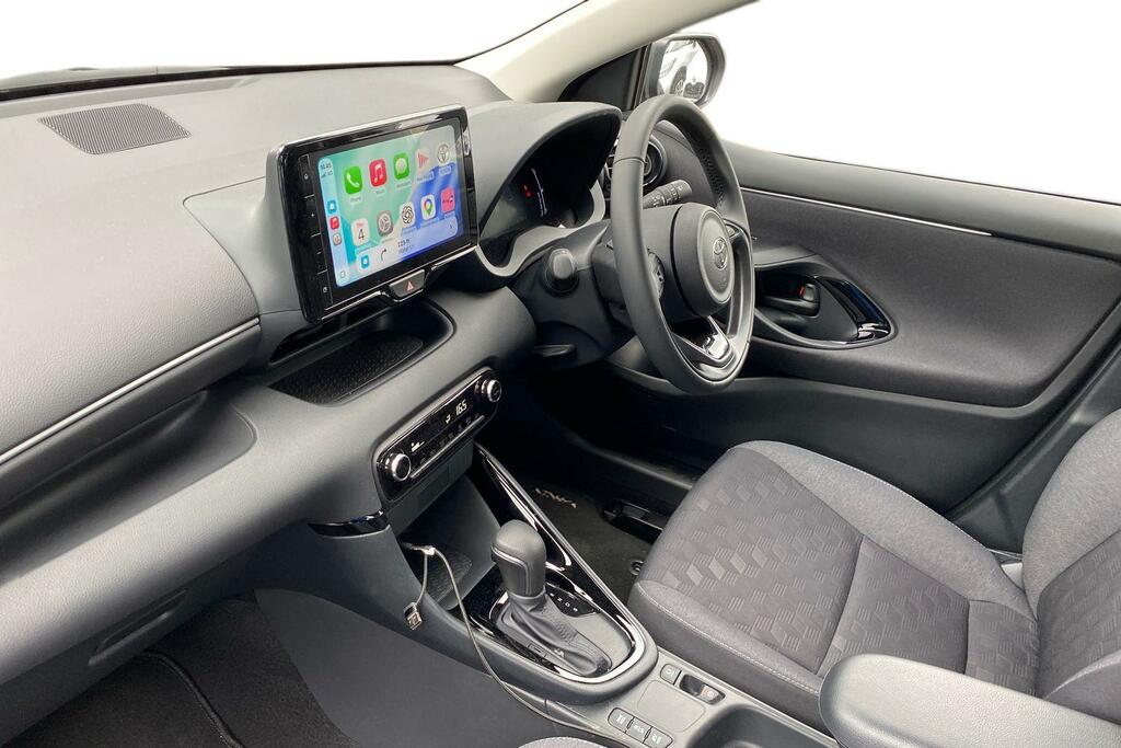 Toyota Yaris 1.5 Vvt-h Design E-cvt Euro 6 Ss YG26UBO Green #5