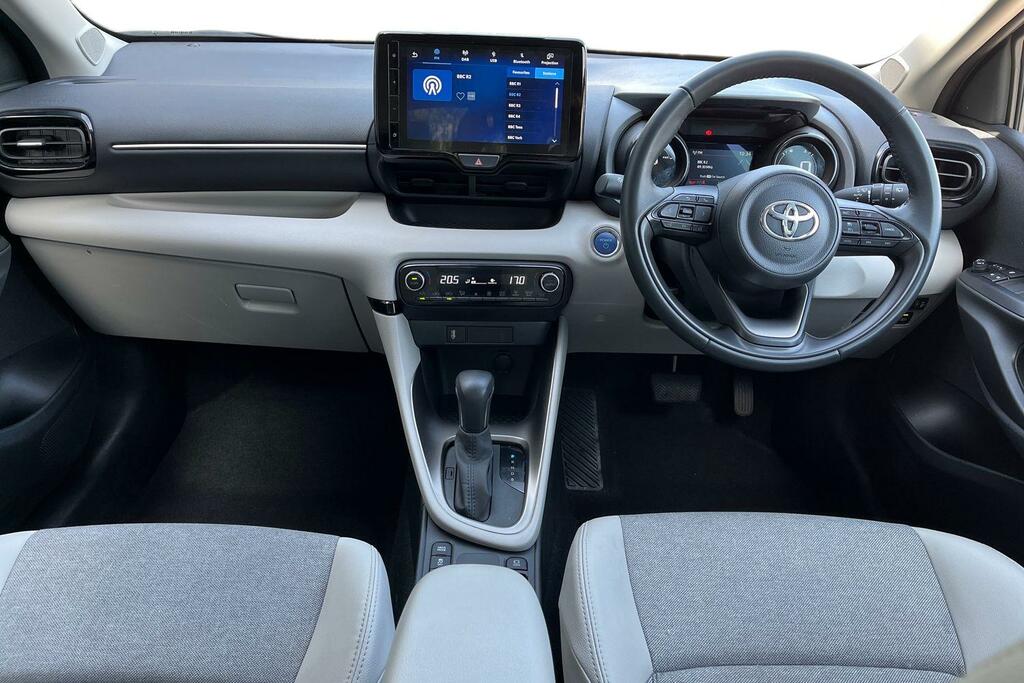 Toyota Yaris 1.5 Vvt-h Excel Hatchback Hybrid E-cvt YF73RZX White #6